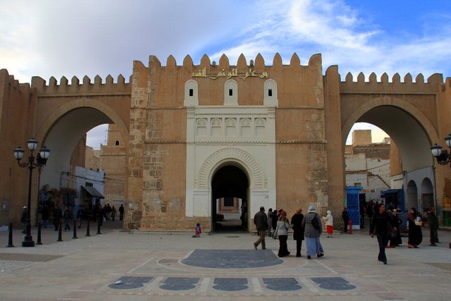 20090201_tunisiatrip_39_sfax_medina1